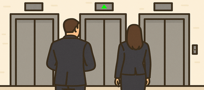 usagers devant un ascenseur dans un ERP usagers devant un ascenseur dans un ERP